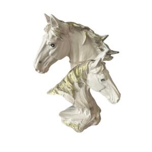 İki Başlı At Büstü